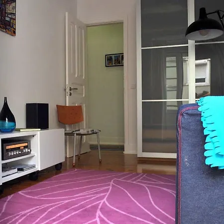 Charming Flat In Historical Center * ליסבון